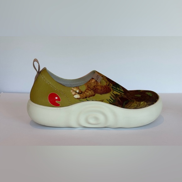 UIN Women's Cat Print Slip-On Shoes - Multicolor - Picture 3 of 11